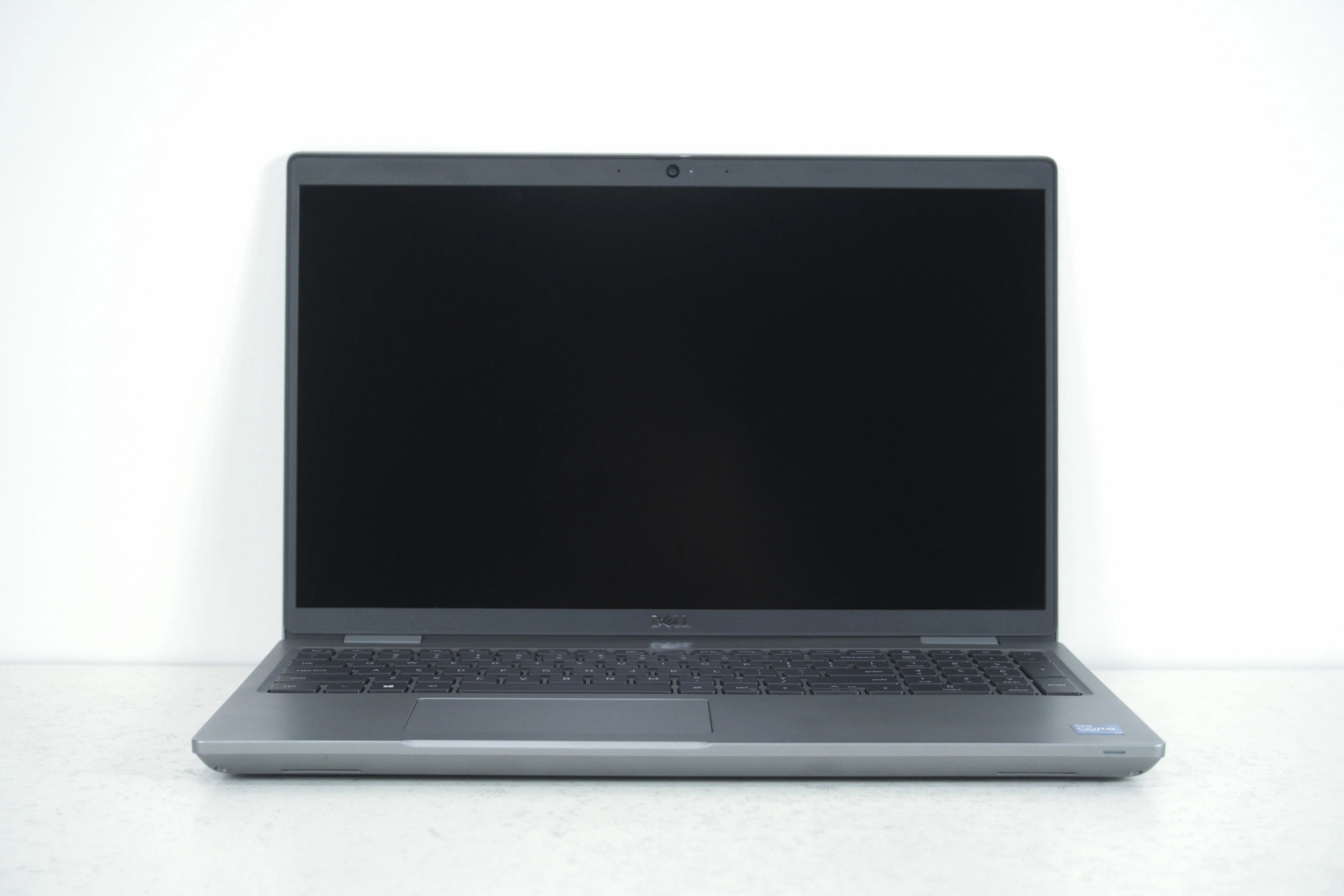 Laptop - Dell Precision 3561 | i7 11va Gen. | 32 GB RAM | 1 TB SSD | 4 GB VIDEO | 15.6"