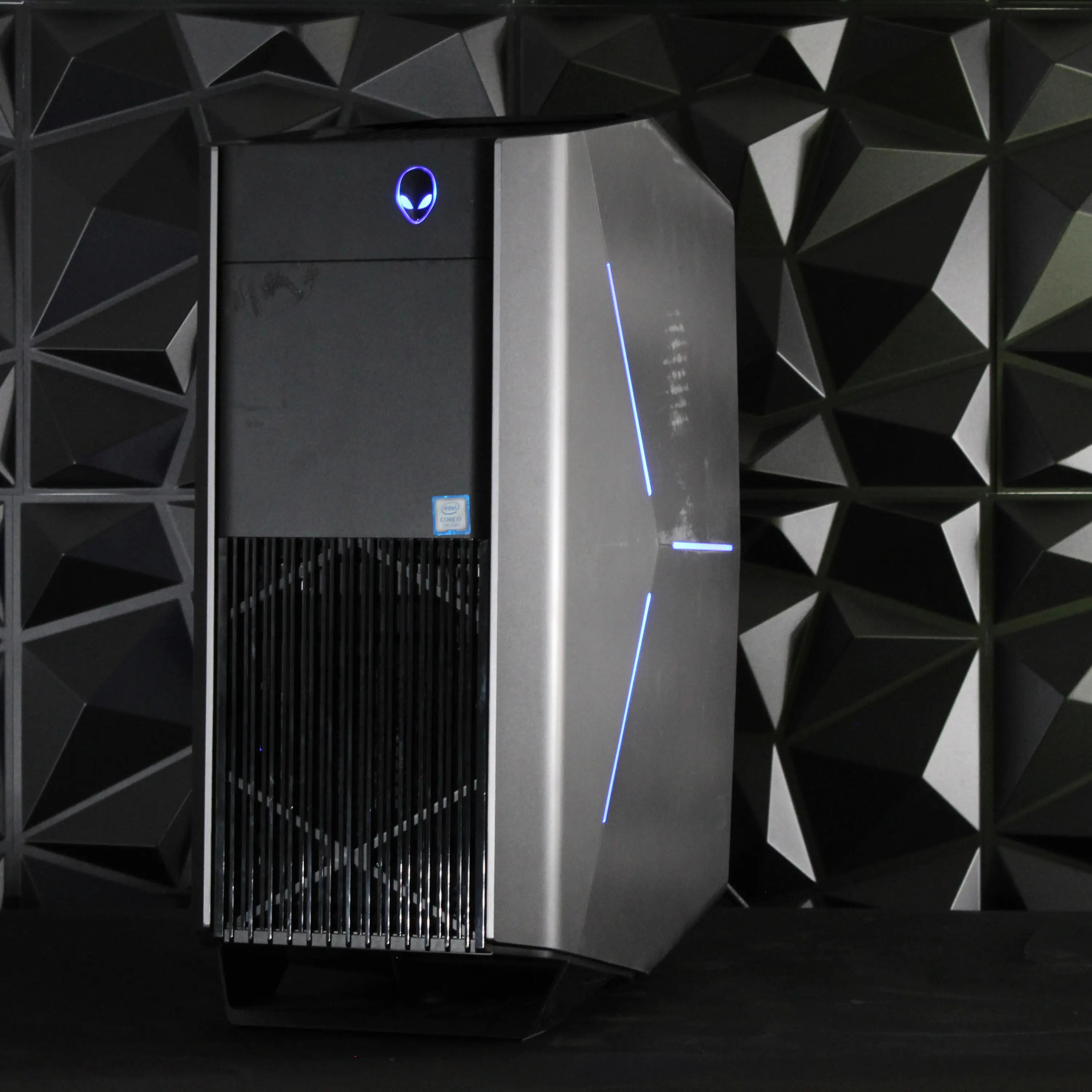 PC GAMER - Alienware Aurora R6 | i7 7700K | Nvidia GeForce GTX 1070 8 GB | 16 GB RAM | 480 GB SSD