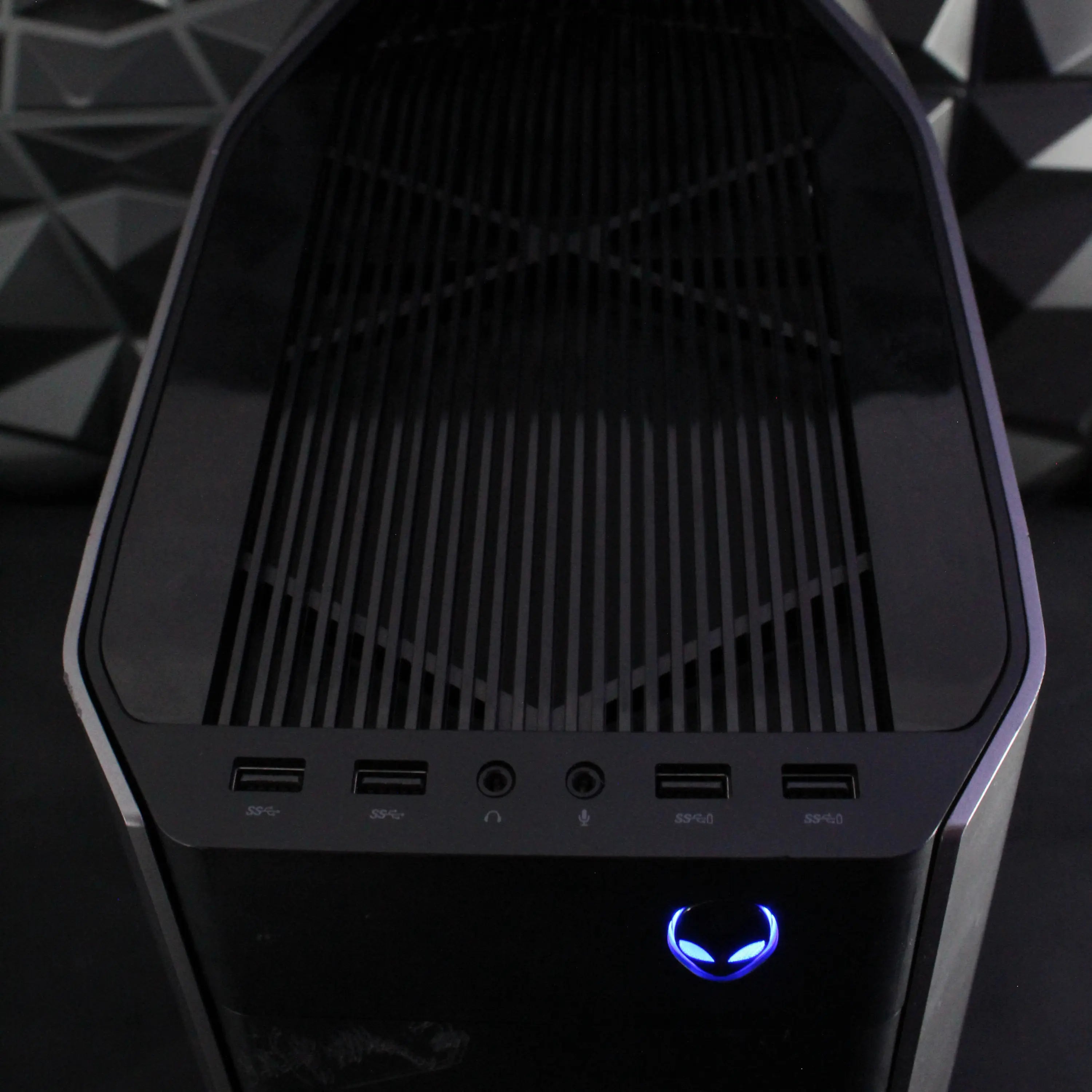 PC GAMER - Alienware Aurora R6 | i7 7700K | Nvidia GeForce GTX 1070 8 GB | 16 GB RAM | 480 GB SSD
