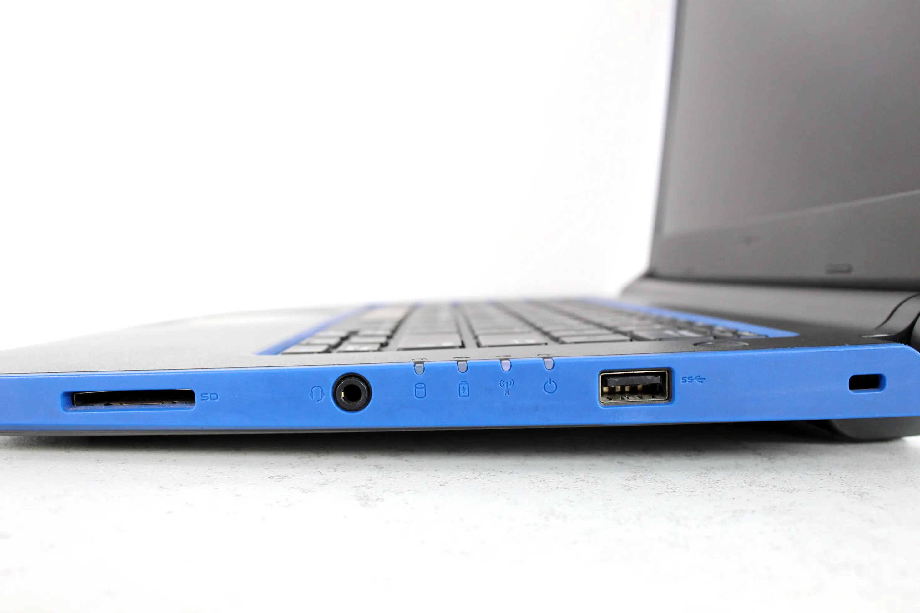 Laptop - Dell Latitude 3340 | i3 4ta Gen. | 8 GB RAM | 240 SSD | 13.3''