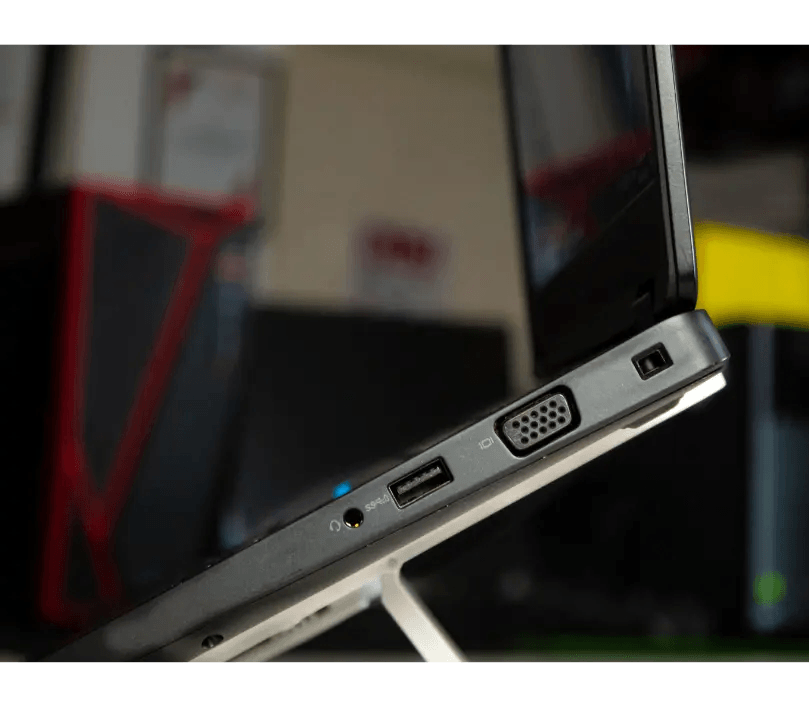 Laptop - Dell Latitude 5491 | i5 8va Gen. | 8 GB RAM 240 GB SSD | 14" - PC ONE MÉXICODellLaptop